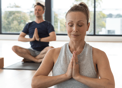 DC_Hero_Gym_Class_Yoga_1